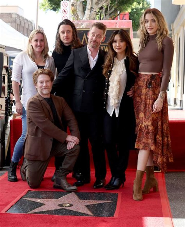 Who Are Macaulay Culkin Parents? Meet Kit Culkin And Patricia Brentrup, Siblings And Net Worth Macaulay Culkin Family Siblings