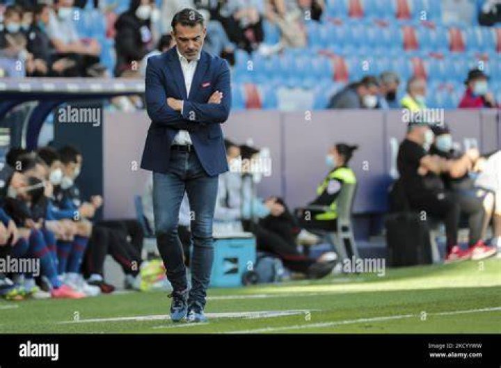 Mallorca coach Luis Garcia Plaza reacts on September 22, 2021