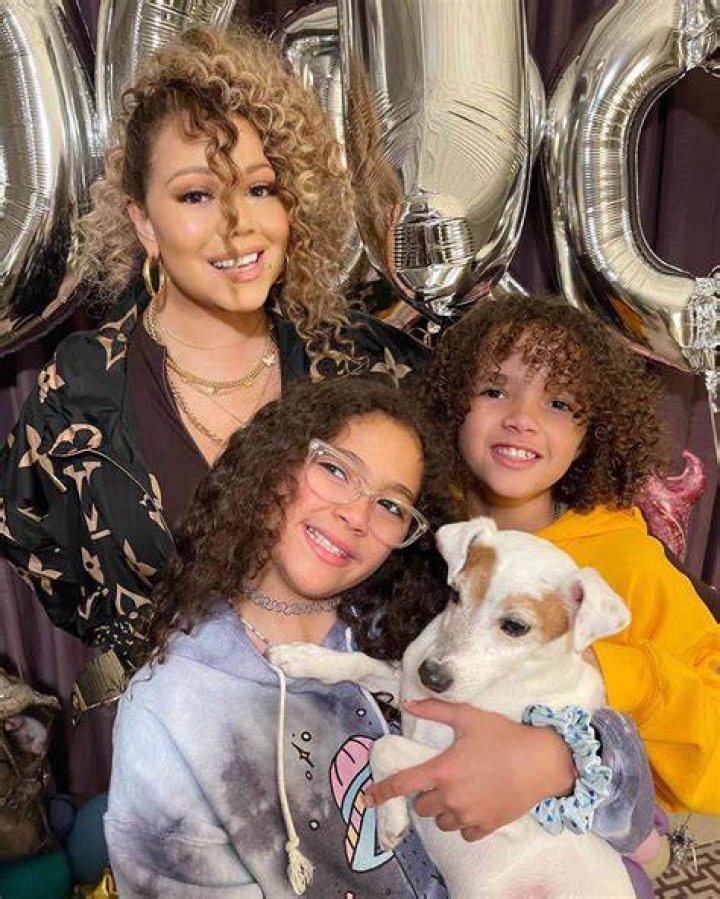 Mariah Carey with her twins Monroe Cannon and Moroccan Cannon in 2011. | Source: Getty Images