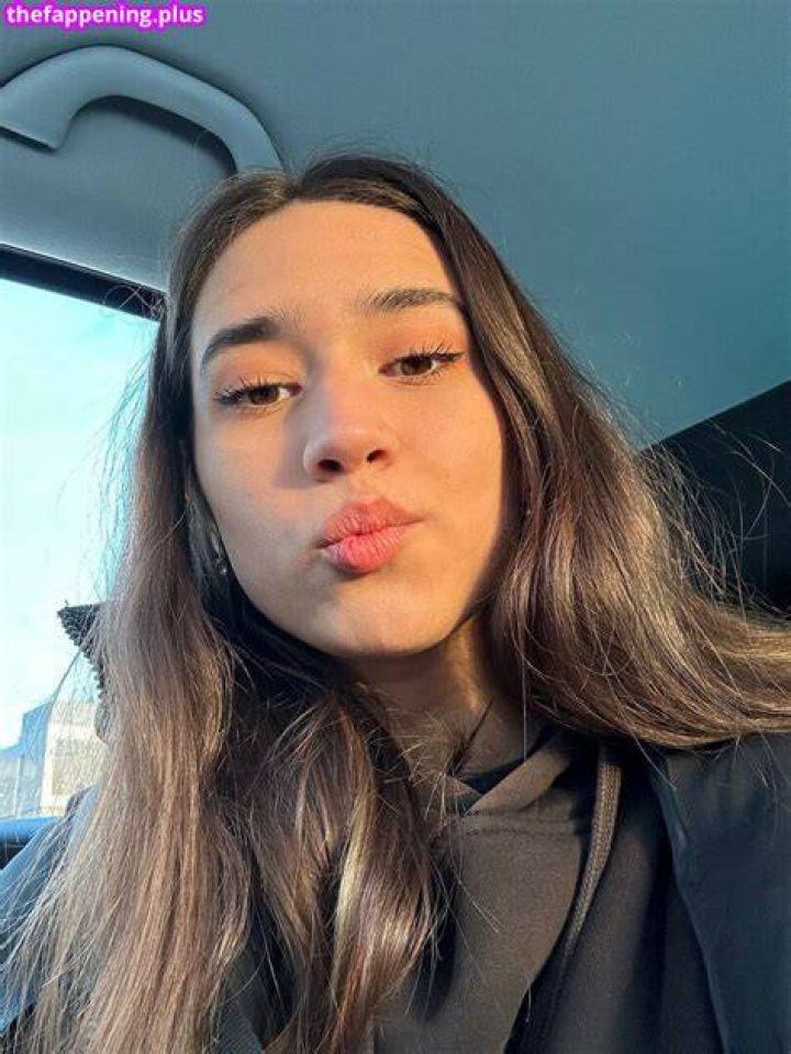 Mariemelons aka airicamarie aka marielevis aka mariemoons Nude Leaks OnlyFans Faponic