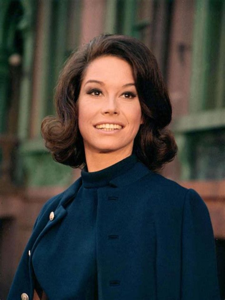 Mary Tyler Moore on March 19, 2006 in Santa Monica, California | Photo: Getty Images
