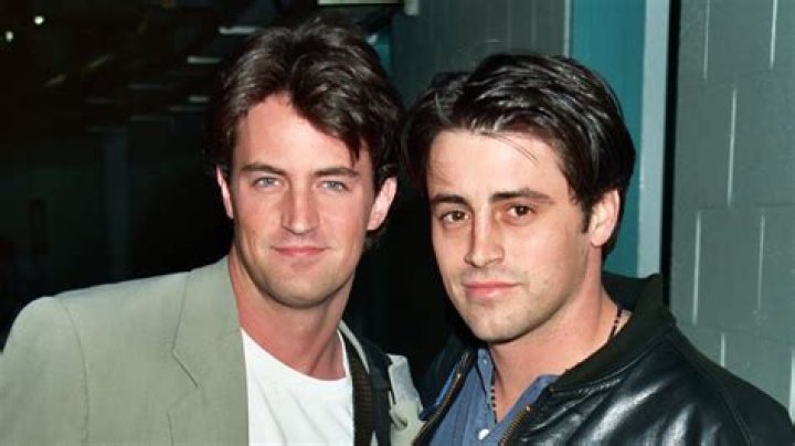 Matthew Perry and Matt LeBlanc at the 30th Annual People's Choice Awards in 2004 | Source: Getty Images