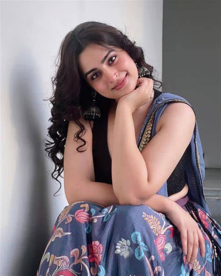 Meet Ayesha Khan an incredibly talented and stunning Indian actress GS Daddy