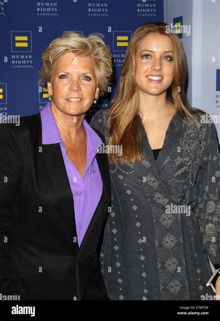 Meredith Baxter and Mollie Birney at the Human Rights Campaign Los Angeles Gala on March 22, 2014 | Photo: Getty Images