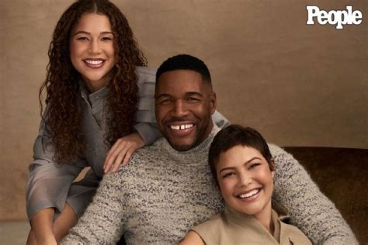 Michael Strahan, Sophia Strahan, and Isabella Strahan at the Nickelodeon Kids' Choice Sports on July 19, 2018 in California. | Photo: Getty Images