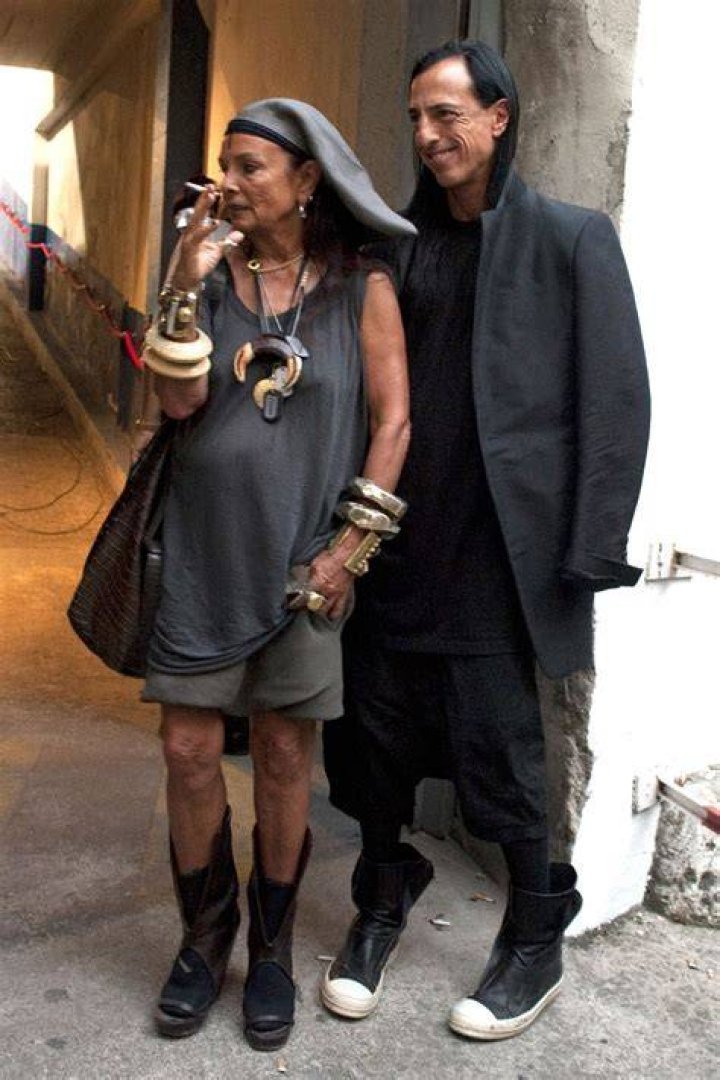 Michelle Lamy, moglie dello stilista Rick Owens a Venezia per riaprirle durante la Biennale Les