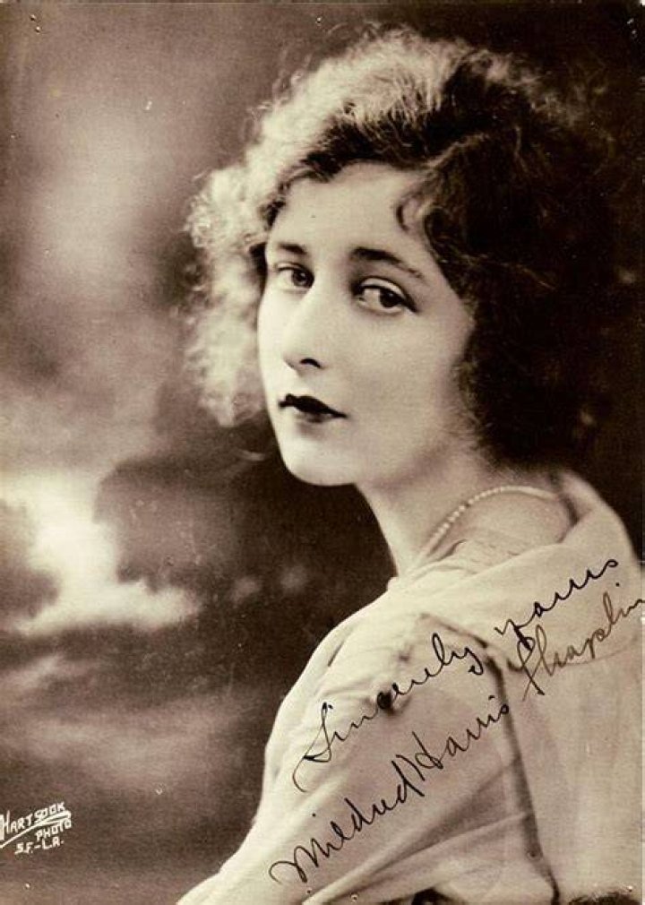 Mildred Harris ca 1918 - 1920. | Photo: Wikimedia Commons Images, Public Domain,