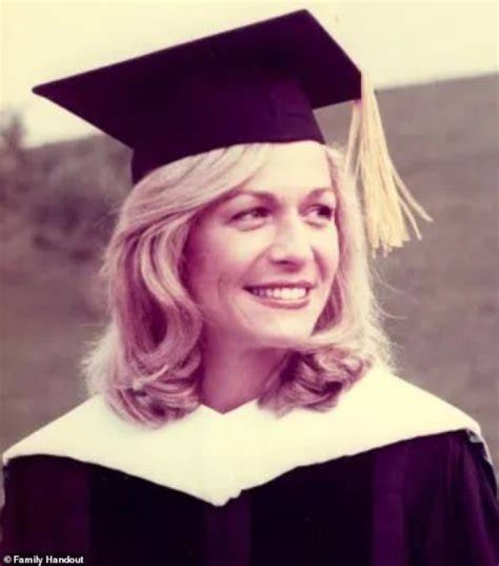 Miss Savitch was born in 1947 in Wilmington, Delaware, and is said to have had a keen interest in watching the news with her father from as young as seven