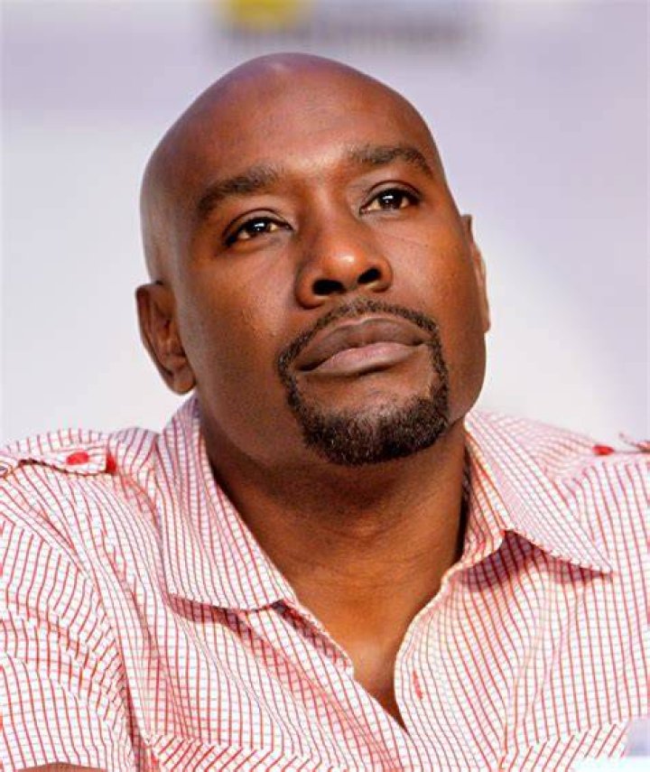 Morris Chestnut and guest star Aisha Kabia in the "Burn it All Down" season finale episode of "The Resident" | Photo: Getty Images