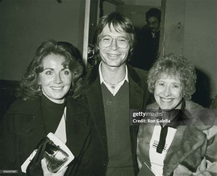 Musician John Denver, mother Ora Louisa Swope and wife Annie Martell attends John Denver-David Armstrong Art Exhibit on December 1, 1980, at the Hammer Galleries, in Los Angeles, California. | Source: Getty Images