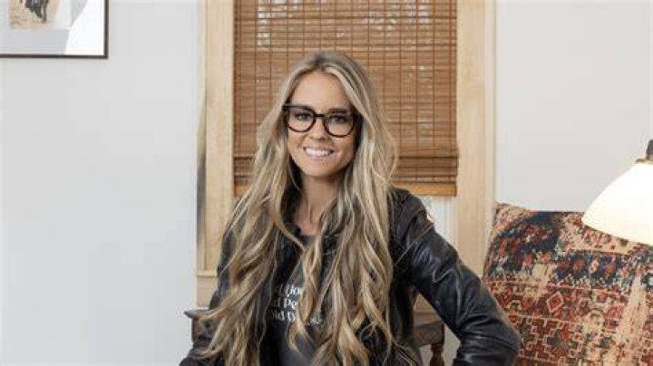 Nicole Curtis Nicole Curtis