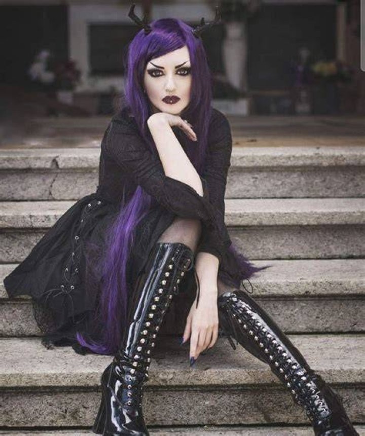 Obsidian Kerttu model Gothic fashion, Gothic outfits, Gothic dress