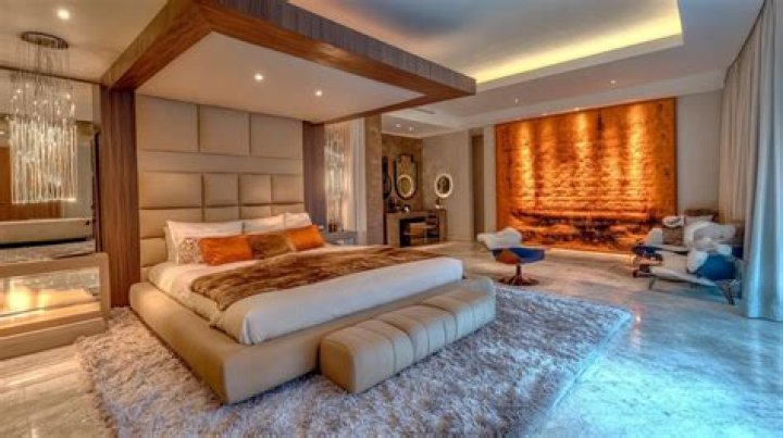 One of the bedrooms inside Betty Sue's Family Farm | Source: Auction Group