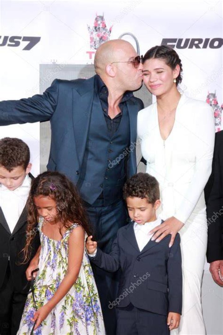 Paloma Jiménez and Vin Diesel at the 2022 Vanity Fair Oscar Party at the Wallis Annenberg Center for the Performing Arts in 2022, in Beverly Hills, California. | Source: Getty Images