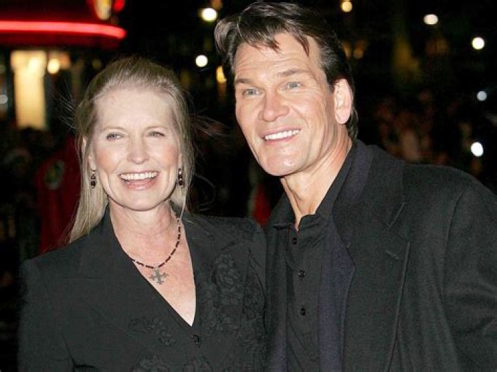 Patrick Swayze with his wife, Lisa Niemi, and family at the Hollywood Walk of Fame | Source: Getty Images