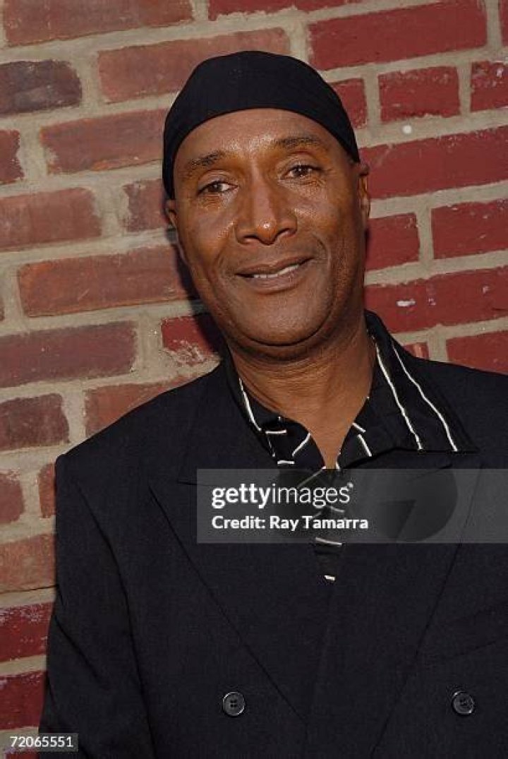 Paul Mooney attends a photo shoot at the Apollo Theater January 5, 2008 | Photo: Getty Images