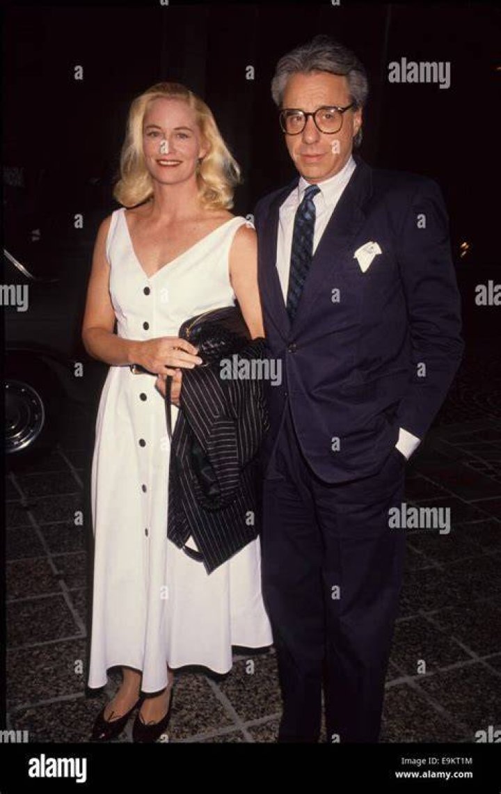 Peter Bogdanovich and Cybill Shephard attend the premiere of "Paper Moon" at the Director's Guild Theater on April 9, 1973, in Hollywood, California. | Source: Getty Images