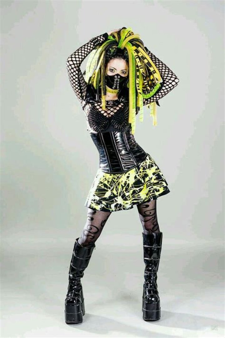 Pin by Lucrithian on Cybergoth / Cyberpunk Cybergoth, Cybergoth fashion, Cybergoth style