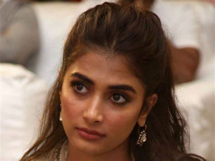 Pooja Hegde Downgraded From 4 Crore To 70 Lakhs!