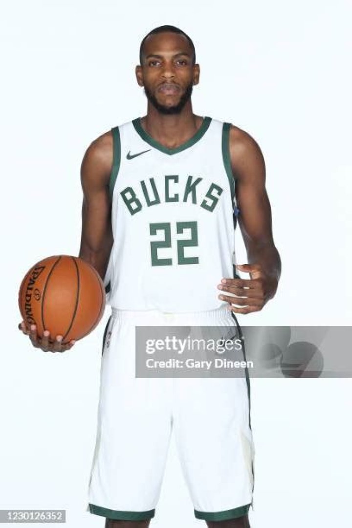 Portrait of Khris Middleton for the Milwaukee Bucks in Milwaukee, Wisconsin, on September 25, 2022 | Source: Getty Images