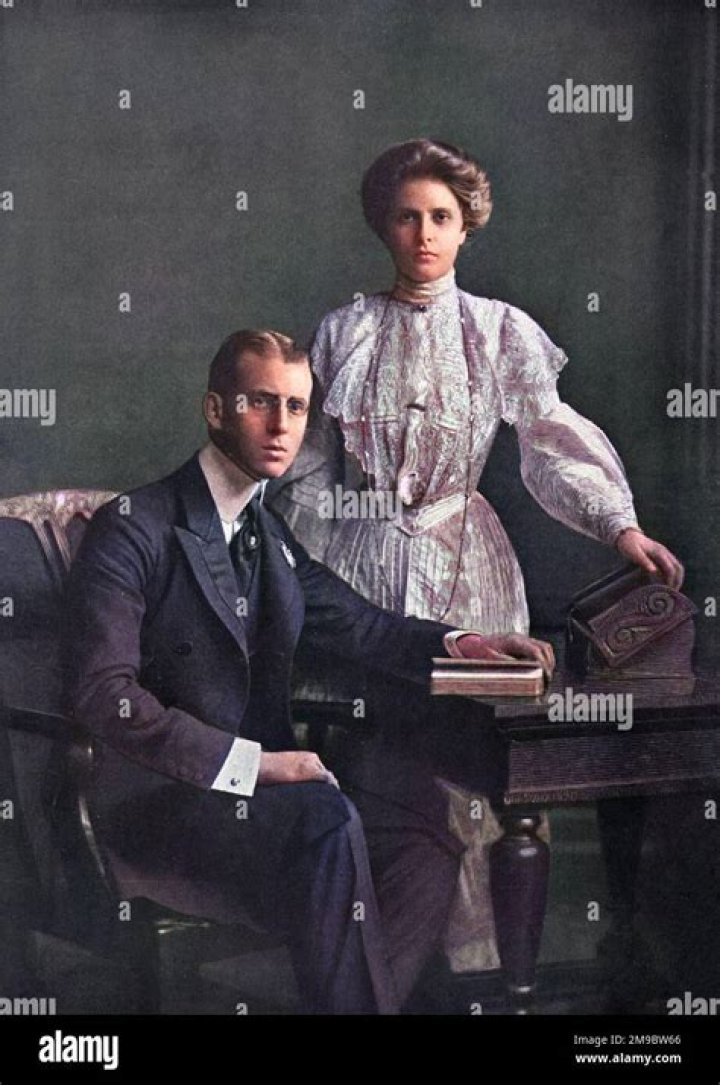 Prince Andrew (1882 - 1944) and Princess Alice (1885 - 1969) of Greece, the parents of Prince Philip, Duke of Edinburgh, circa 1920s. | Photo: Getty Images