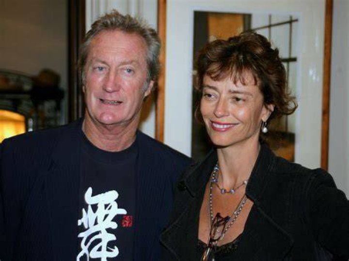 Rachel Ward and Bryan Brown on the TV miniseries, "The Thorn Birds" which aired March 27 through 30, 1983. | Source: Getty Images