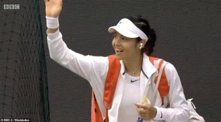 Raducanu received a huge welcome from excited Wimbledon spectators this evening