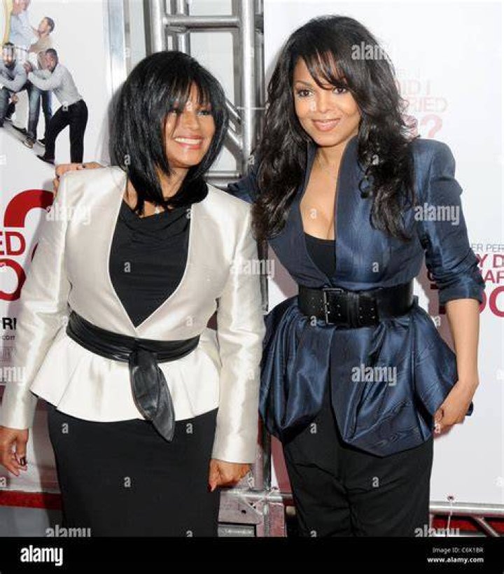 Rebbie Jackson and Janet Jackson on March 22, 2010 in New York City | Photo: Getty Images