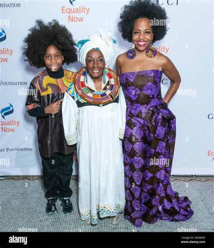 Rhonda Ross Kendrick, Raif Kendrick, Ross Naess, Chudney Ross, Tracee Ellis Ross, Diana Ross and Evan Ross attend the grand opening of Books & Cookies on May 14, 2011 in Santa Monica, California | Photo: Getty Images