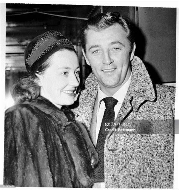 Robert Mitchum, his wife Dorothy Spence, and their two sons, Christopher and James Mitchum. Image uploaded on January 01, 1945 | Photo: Sunset Boulevard/Corbis/Getty Images
