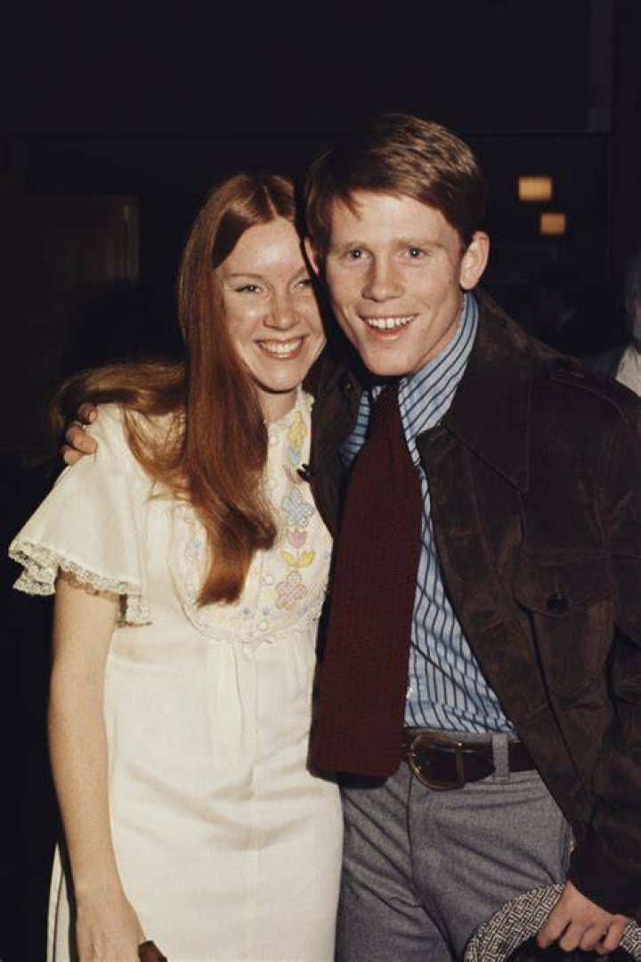 Ron and Cheryl Howard at the "Far and Away" movie premiere on May 20, 1992 in Los Angeles, California | Source: Getty Images