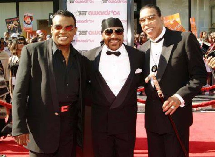 Ronald, Ernie and Rudolph Isley at the 4th Annual BET Awards in Hollywood, California in 2004 | Source: Getty Images