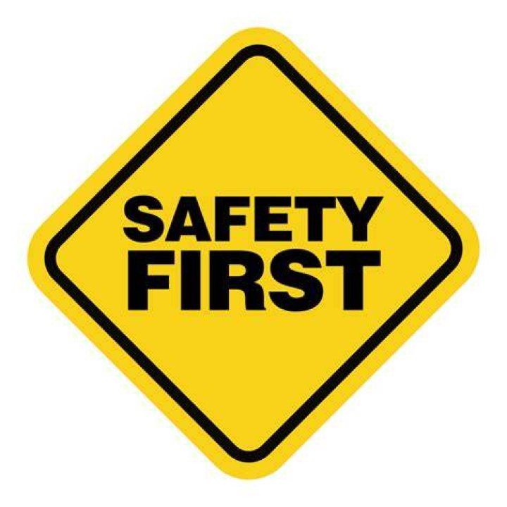 Safety first: The He's All That star made sure to wear a protective mask over her mouth and nose amid the still raging COVID-19 pandemic