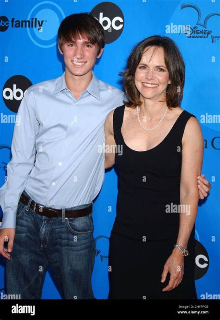 Sally Field and Sam Greisman at the Oscars. | Source: Getty Images