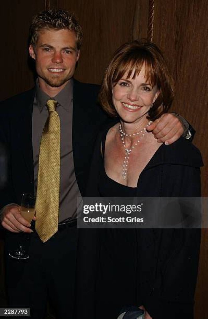 Sally Field and son Eli Craig at Cipriani 42nd Street for the 20th anniversary gala celebration of The Sundance Institute on April 23, 2002 | Source: Getty Images