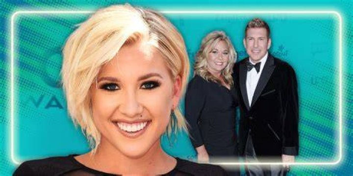 Savannah Chrisley shares a flirty selfie rocking blonde hair. | Photo: Instagram/Savannahchrisley