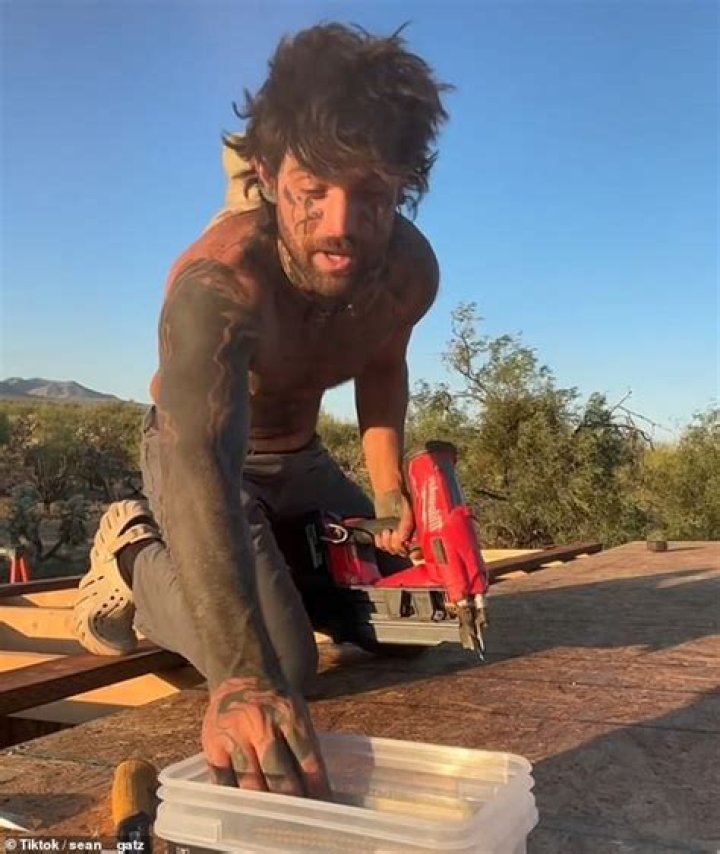 sean gatz is now building tiny homes for the less fortunate? r/tiktokgossip