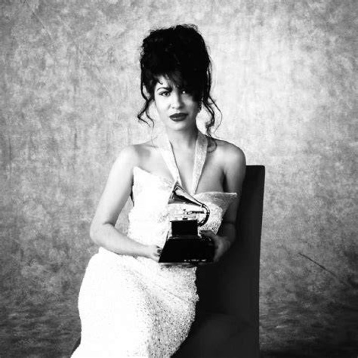 Selena circa January 1994 at the El Dorado Ranch nightclub | Photo: Getty Images
