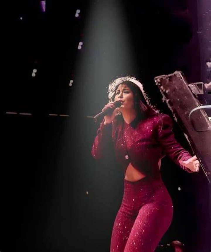 Selena on February 26, 1995 during a concert | Photo: Getty Images