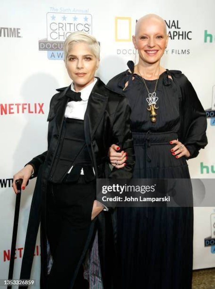 Selma Blair and Rachel Fleit grace the DOC NYC Visionaries Tribute Awards Gala at Gotham Hall on November 10, 2021, in New York City | Source: Getty Images
