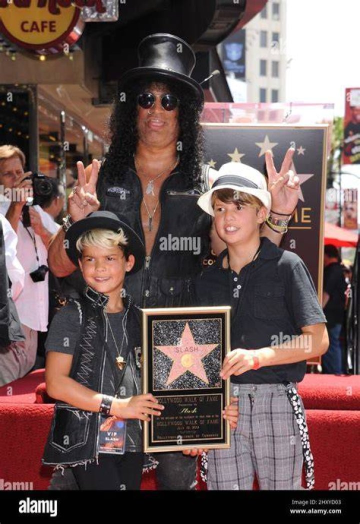 Slash, London and Cash Hudson arrive to The 3rd Annual Kidstock Music and Arts Festival at Greystone Mansion on May 31, 2009, in Beverly Hills, California | Source: Getty Images