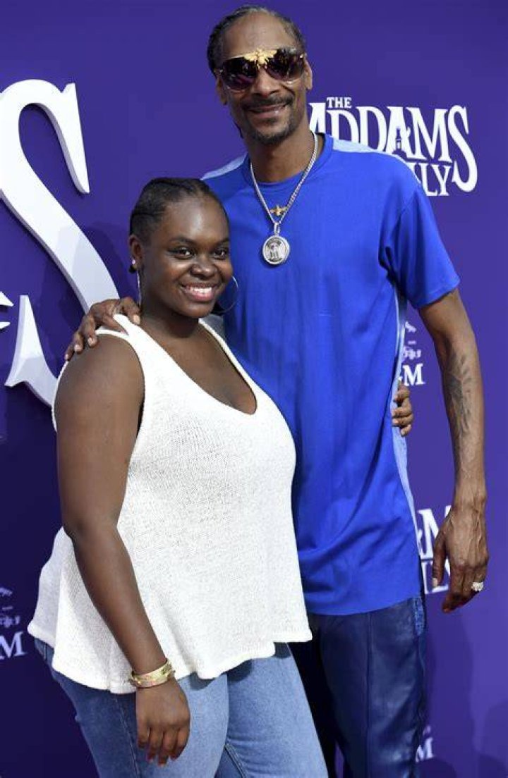Snoop Dogg's Daughter Cori Broadus Shows off Her Neck Tattoo in a White Swimsuit (Photo)