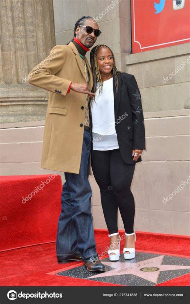 Snoop Dogg and Shante Taylor with family attend Snoop Dogg's star ceremony on The Hollywood Walk of Fame held on November 19, 2018. I Photo: Getty Images.