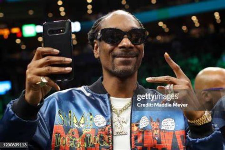 Snoop Dogg courtside at the game between the Boston Celtics and the Los Angeles Lakers at TD Garden on January 20, 2020. | Source: Getty Images