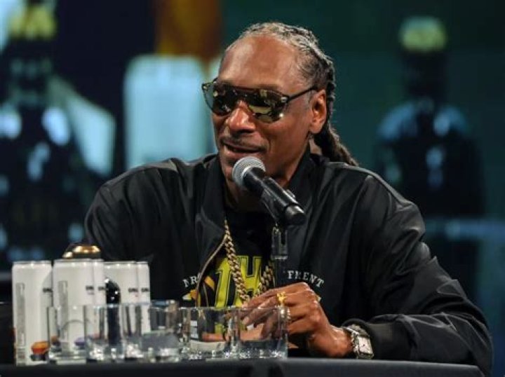 Snoop Dogg participates in the 5th annual Athletes vs Cancer Celebrity Flag Football Game on August 12, 2018 in Los Angeles, California. | Photo: Getty Images