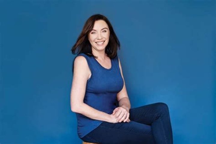 Stephanie Courtney Biography, Height & Life Story Super Stars Bio