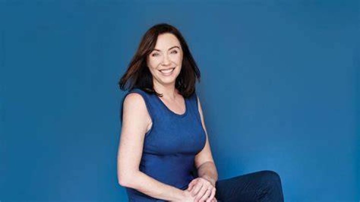 Stephanie Courtney Net Worth. How Much is She Worth? Memprize