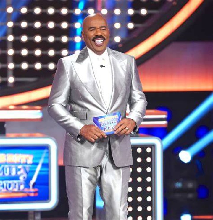 Steve Harvey hosting an episode of "Family Feud" in February 2020. I Image: Getty Images.