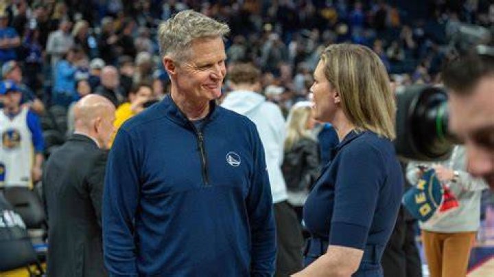 Steve Kerr being interviewed in 2017 | Source: Wikimedia