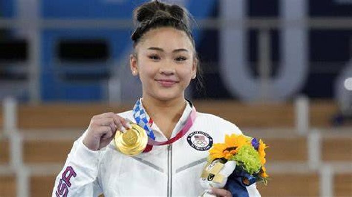 Sunisa Lee and The Hmong Community Pride Femonomic